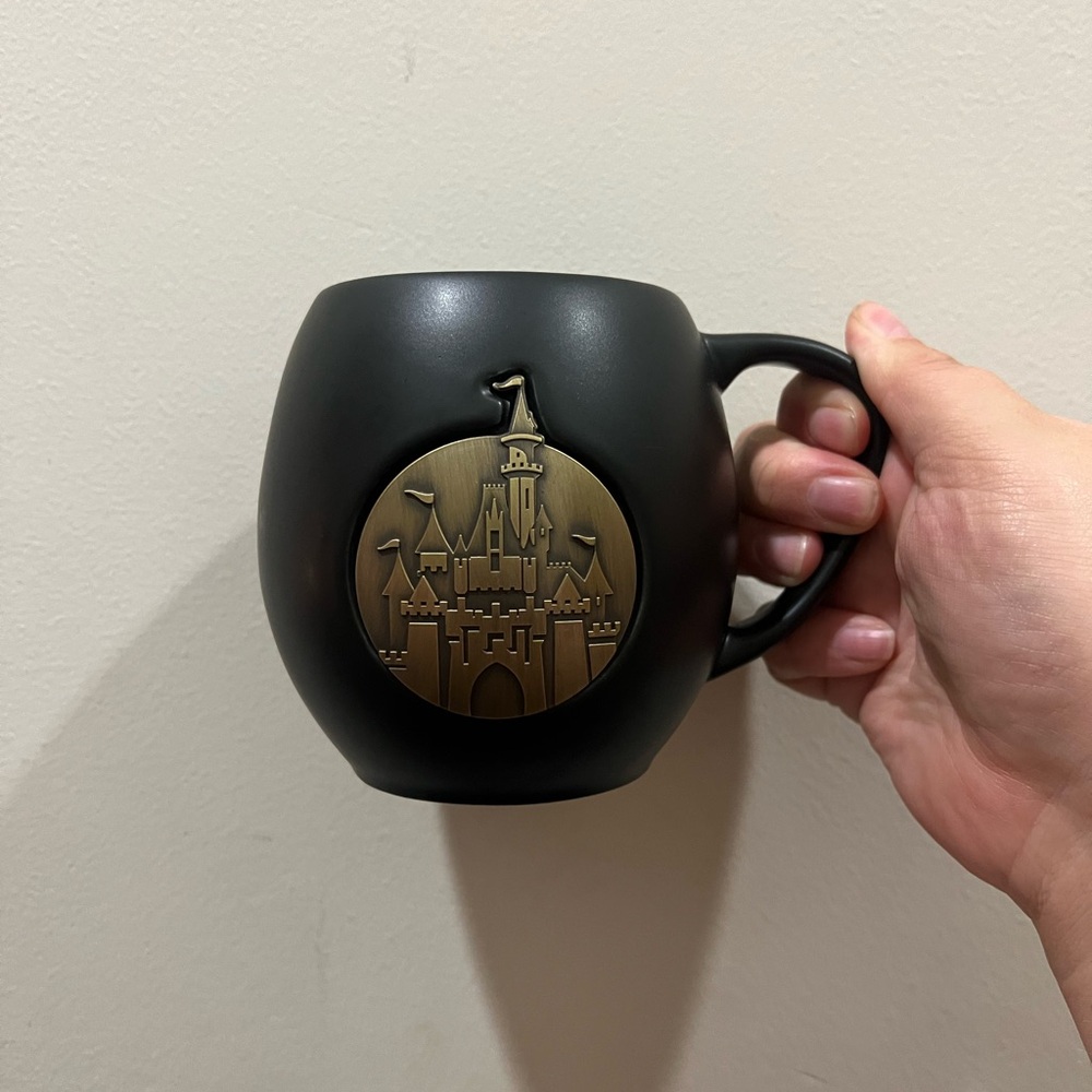 BRAND NEW DISNEYLAND Mug- never used!